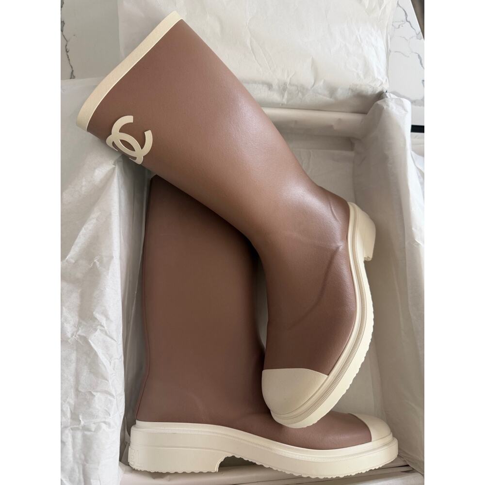 Chanel 26C Beige White Caoutchouc CC Logo High Pull On Rubber Rain Boots 35 - Picture 9 of 16